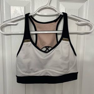 Lululemon sports bra size 6
